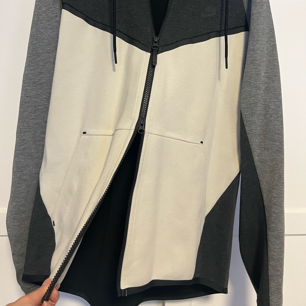 Nike Jacket - Picture 3 of 7